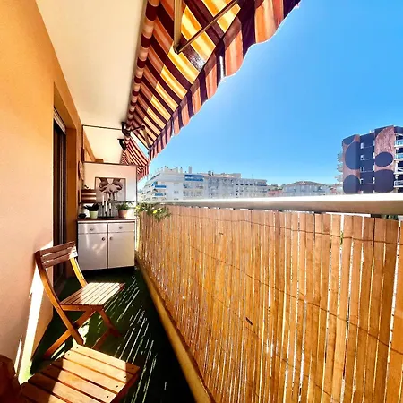 Cosy, 1 Bedroom Near Port Apartment