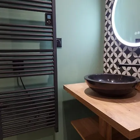 Apartment Cosy Haven 5 Min From Carnival Hyper-center! *