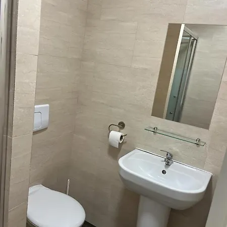 Lyonnais Hostal