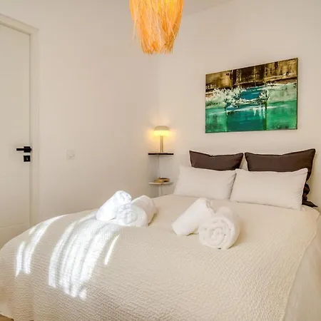 Charming House, Large Private Terrace, Air Conditioning - 
