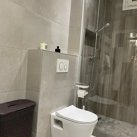 A 1 Min De La Apartment *