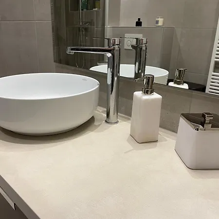 A 1 Min De La Apartment