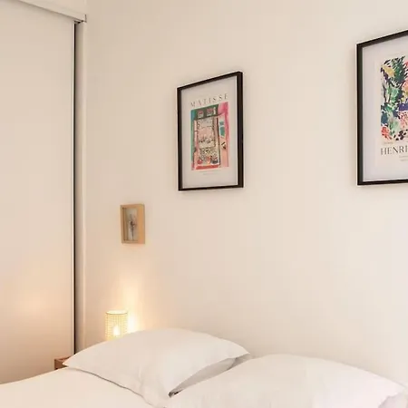 #21 2 Bdr Balconies 10 Mins Walk To Sea 5mins To Tram Apartment *