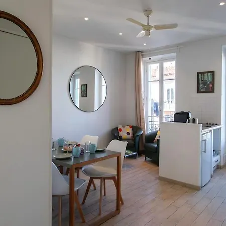 #21 2 Bdr Balconies 10 Mins Walk To Sea 5mins To Tram *