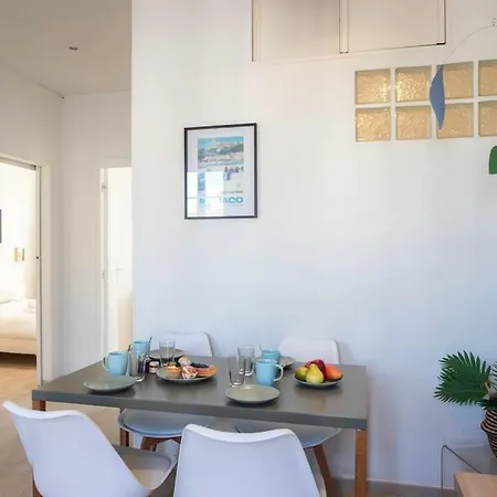 #21 2 Bdr Balconies 10 Mins Walk To Sea 5mins To Tram Apartment