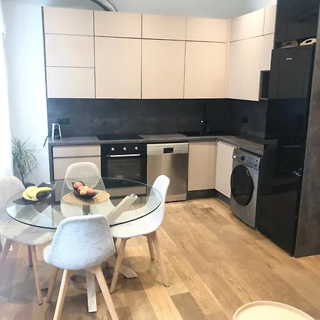 Homestay Riviera Donia House