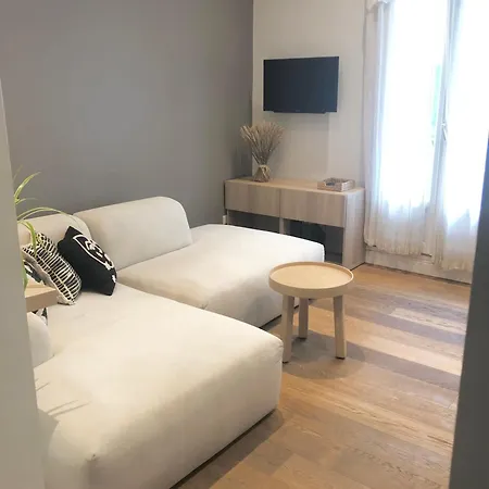Homestay Riviera Donia House Nice