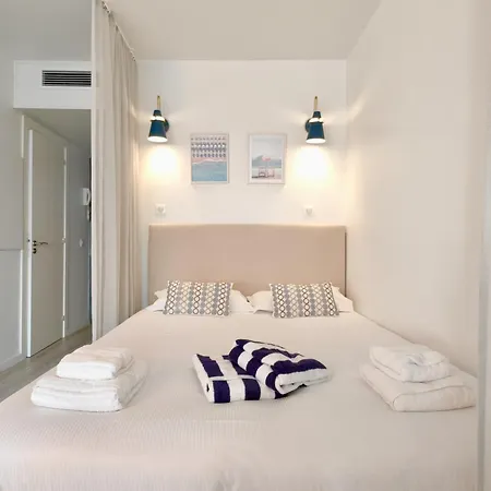Royal Lux Seaview By Guys Apartment *