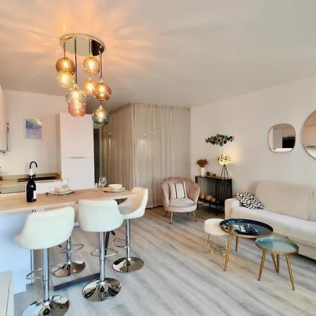 Royal Lux Seaview By Guys Nice