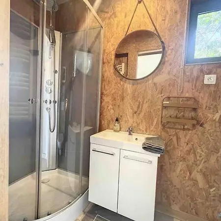 Appartement Vue Chic Dans L'olivier, Piscine