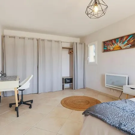 Villa Spacieuse Nicoise Au Calme Avec Piscine *