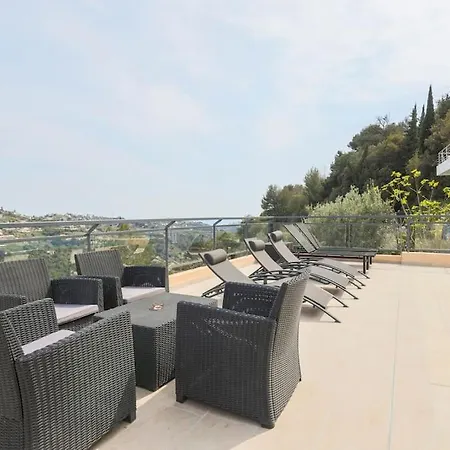 Spacieuse Nicoise Au Calme Avec Piscine