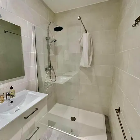 2 Pieces Apartment *