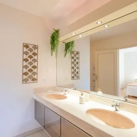 Pour 6 Avec Magnifique Terrasse De 114m2 Et Vue Panoramique * Nice