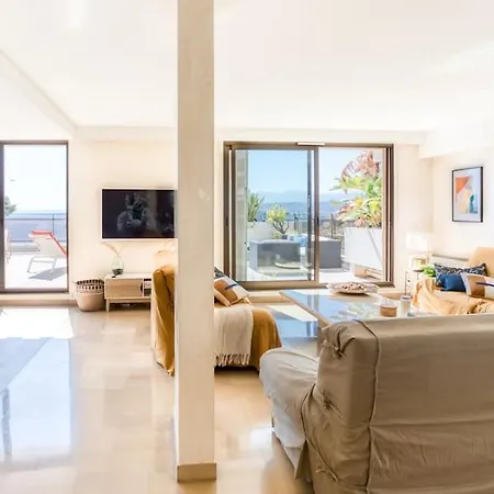 Pour 6 Avec Magnifique Terrasse De 114m2 Et Vue Panoramique Nice