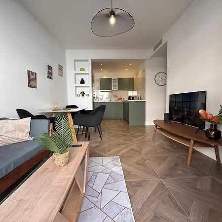 Oscar Apartment *