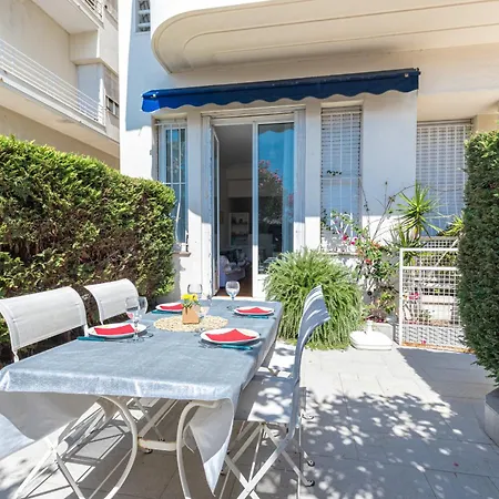 Promenade Des 2 Bdr Large Terrace Apartment *