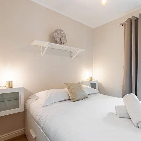 Apartment Lovely 1 Bdr Port Area *