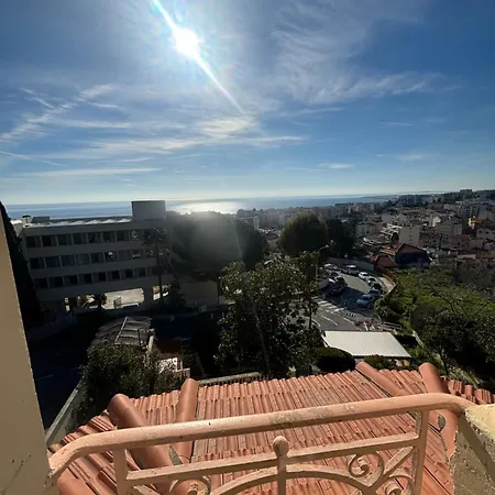 Apartment Reine - *