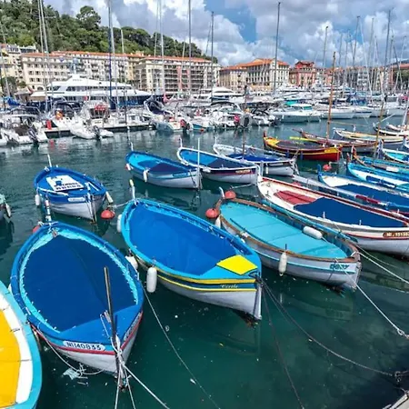 Studio T1 Centre - Ideal Couple & Amis - Confort - Wifi - Calme - Climatisation - Coin Terrasse *