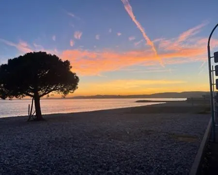 En Bord De Avec Piscine - Jusqu'a 6 Personnes Apartment