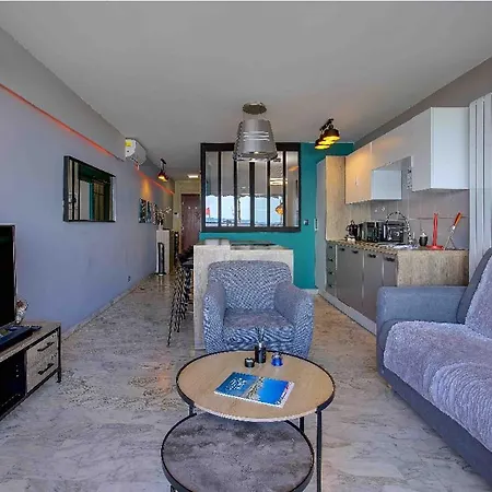 Flat Design With Sea View Promenade Des Apartment