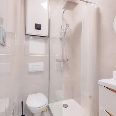 Superbe Studio A 2 Min A Pied Du Port