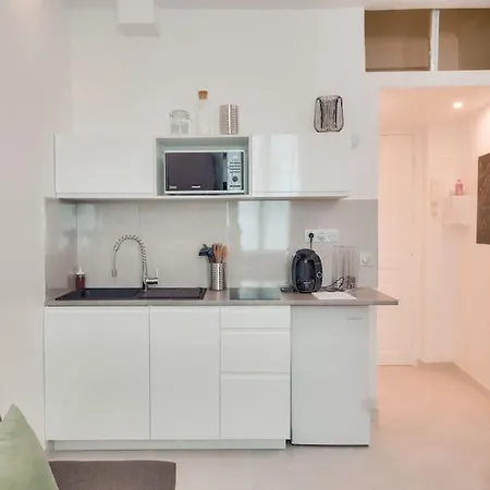 Appartement Superbe Studio A 2 Min A Pied Du Port *