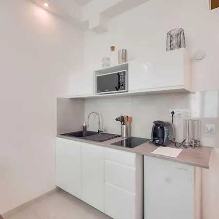 Superbe Studio A 2 Min A Pied Du Port Appartement