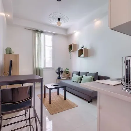Appartement Superbe Studio A 2 Min A Pied Du Port