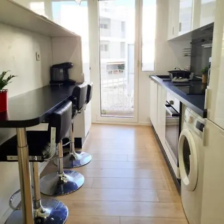 Avec Balcon Et Parking Prive *