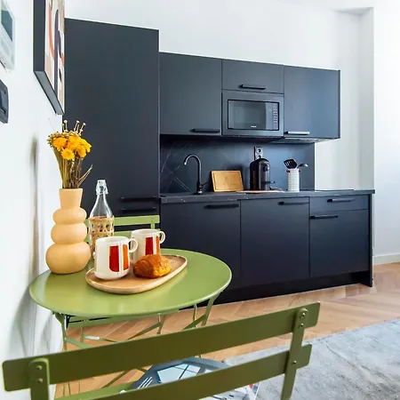302b Beautiful Refurbished Downtown / Ac Apartment