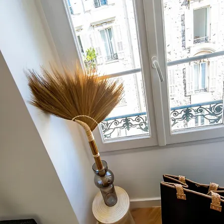 302b Beautiful Refurbished Downtown / Ac Apartment Nice