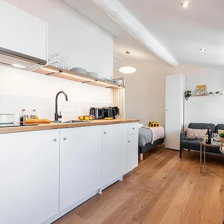 Apartment Feel - Collet