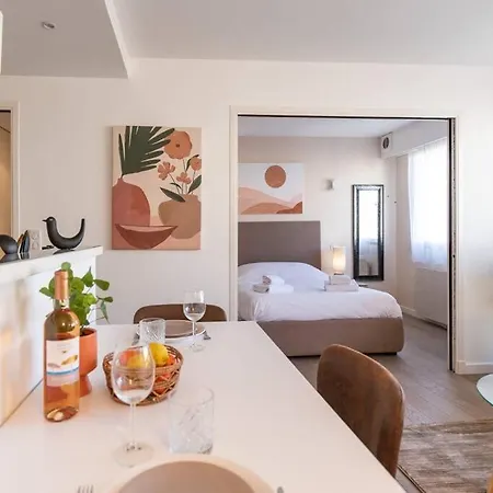 Joffre 2-4 - Bright Central 1 Bedroom Near Massena アパート *