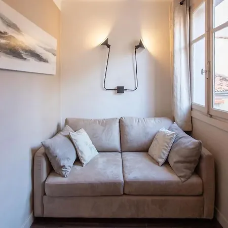 Apartment #39 Old Town 3 Bdr Ac Balcony 5mins Walk To Sea