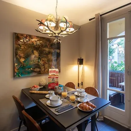 #39 Old Town 3 Bdr Ac Balcony 5mins Walk To Sea *