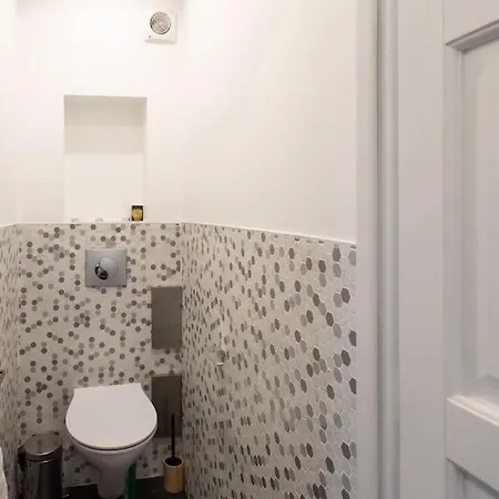 #39 Old Town 3 Bdr Ac Balcony 5mins Walk To Sea Apartment *
