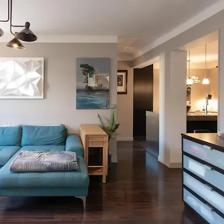 Apartment #39 Old Town 3 Bdr Ac Balcony 5mins Walk To Sea