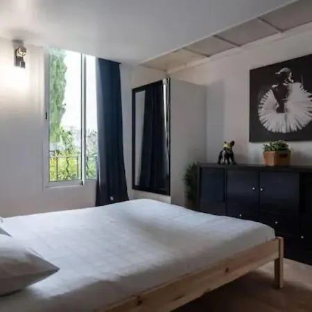 Avec Mezzanine Apartment *