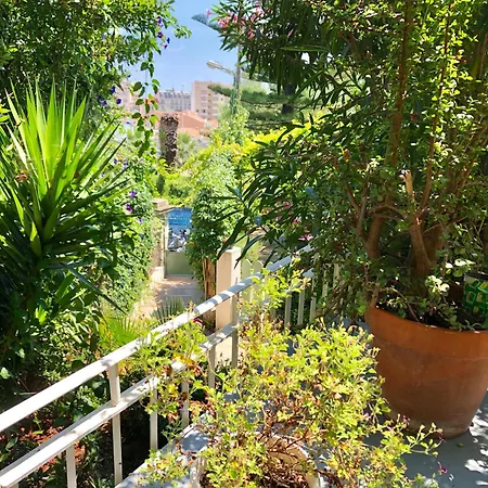 Dans Maison De Avec Jardin *
