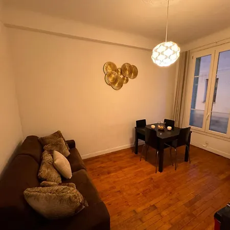 2 Pieces Centre