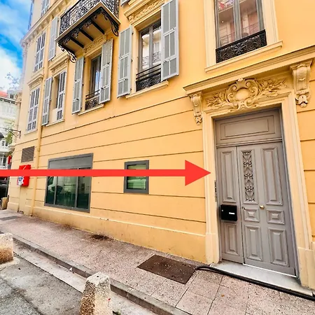 Malaussena - Reception 24&7 - Center Liberation Apartment