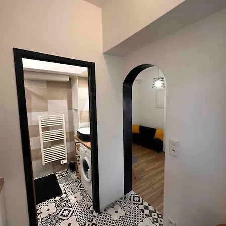 Tzarewitch Studio 10min Promenade & Gare Appartement *