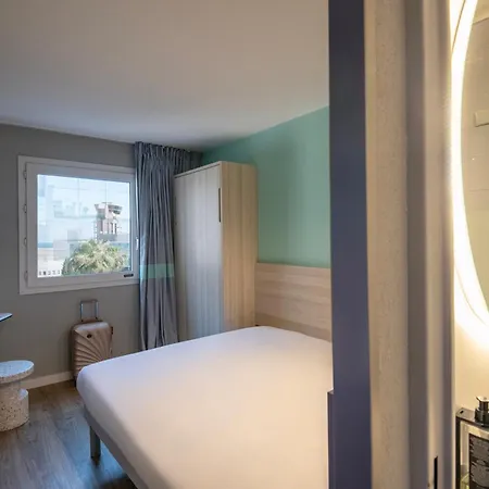Ibis Budget Aeroport 2* ניס