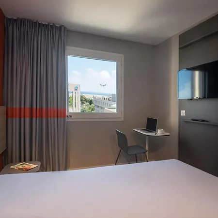 מלון Ibis Budget Aeroport 2*