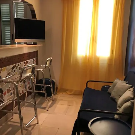 Summer Studio, 4 Persons, Mobile Ac, Old Town Apartment *