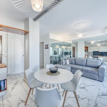 Family Sea View Apartment *