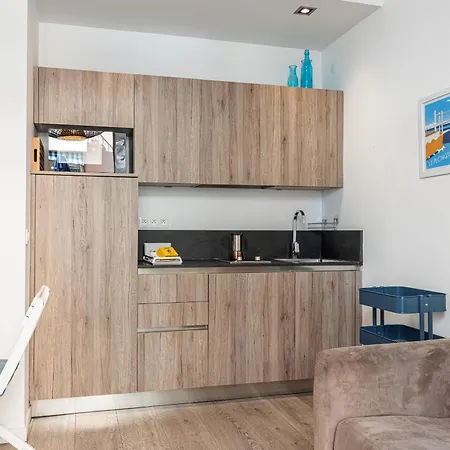 Apartment Large Terrace 1 Bdr Near Garibaldi Square *