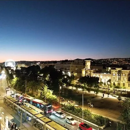 Pj - Dine On The Balcony At A Sleek Writer's Loft And Enjoy The View Nice